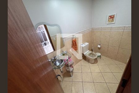 Casa à venda com 370m², 5 quartos e 3 vagasBanheiro Social 2