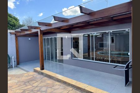 Casa à venda com 370m², 5 quartos e 3 vagasÁrea Externa