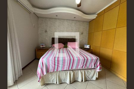 Casa à venda com 370m², 5 quartos e 3 vagasQuarto 1