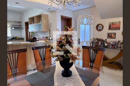 Casa à venda com 370m², 5 quartos e 3 vagasCozinha