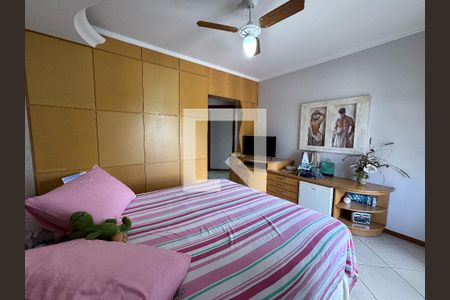 Casa à venda com 370m², 5 quartos e 3 vagasQuarto 1