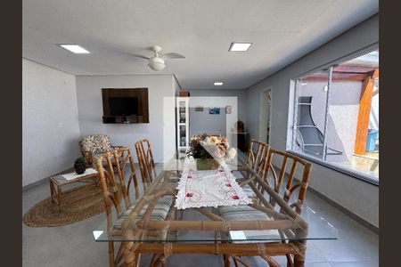 Casa à venda com 370m², 5 quartos e 3 vagasÁrea de lazer