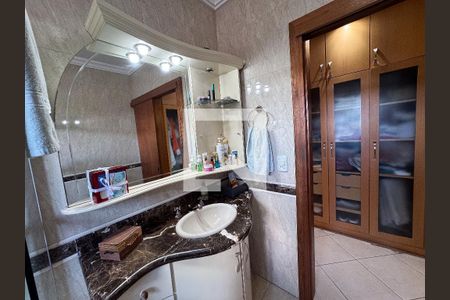 Casa à venda com 370m², 5 quartos e 3 vagasBanheiro Quarto 1