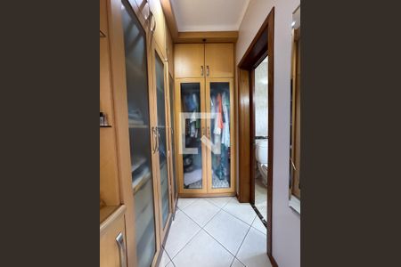 Casa à venda com 370m², 5 quartos e 3 vagasQuarto 1