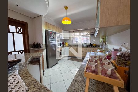 Casa à venda com 370m², 5 quartos e 3 vagasCozinha