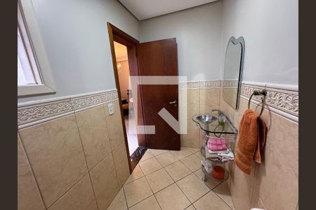 Casa à venda com 370m², 5 quartos e 3 vagasBanheiro Social 2