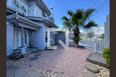 Casa à venda com 370m², 5 quartos e 3 vagasFachada