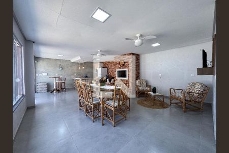 Casa à venda com 370m², 5 quartos e 3 vagasÁrea de lazer