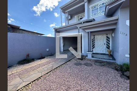 Casa à venda com 370m², 5 quartos e 3 vagasFachada