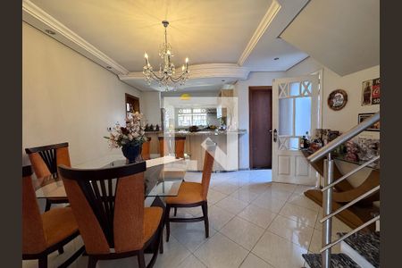 Casa à venda com 370m², 5 quartos e 3 vagasCozinha