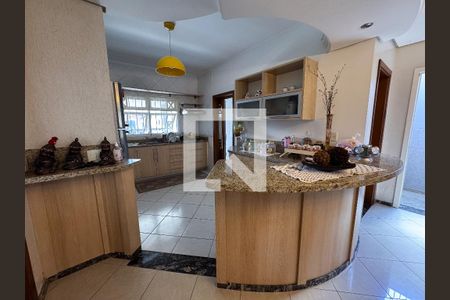 Casa à venda com 370m², 5 quartos e 3 vagasCozinha