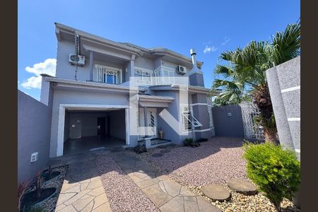 Casa à venda com 370m², 5 quartos e 3 vagasFachada