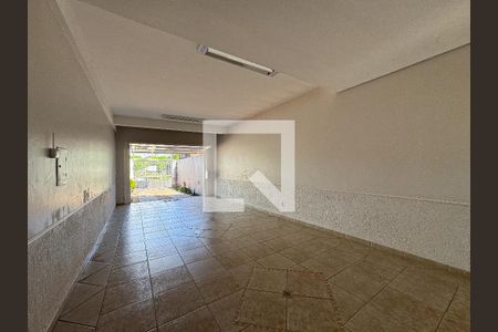 Casa à venda com 370m², 5 quartos e 3 vagasÁrea Externa