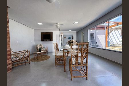 Casa à venda com 370m², 5 quartos e 3 vagasÁrea de lazer