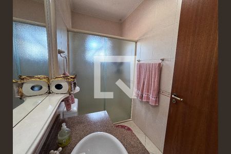 Casa à venda com 370m², 5 quartos e 3 vagasBanheiro Social 1