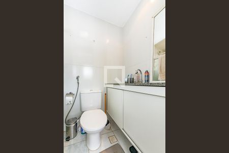 Apartamento à venda com 60m², 2 quartos e 2 vagas Apartamento à venda com 60m², 2 quartos e 2 vagasBanheiro da Suíte