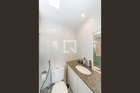 Apartamento à venda com 60m², 2 quartos e 2 vagas Apartamento à venda com 60m², 2 quartos e 2 vagasBanheiro da Suíte