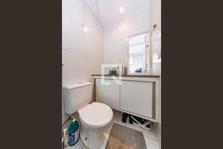 Apartamento à venda com 60m², 2 quartos e 2 vagas Apartamento à venda com 60m², 2 quartos e 2 vagasBanheiro da Suíte