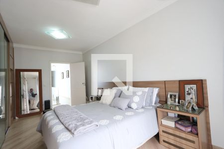 Casa à venda com 260m², 3 quartos e 6 vagasSuíte Master