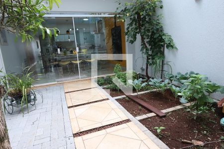 Casa à venda com 260m², 3 quartos e 6 vagasQuintal