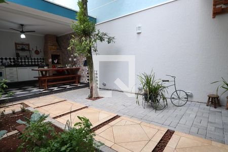 Casa à venda com 260m², 3 quartos e 6 vagasQuintal