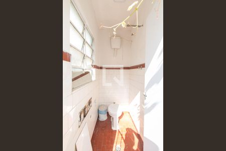 Casa para alugar com 360m², 1 quarto e 10 vagasBanheiro de serviço