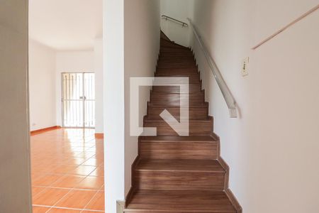Casa à venda com 116m², 3 quartos e 3 vagasEscada