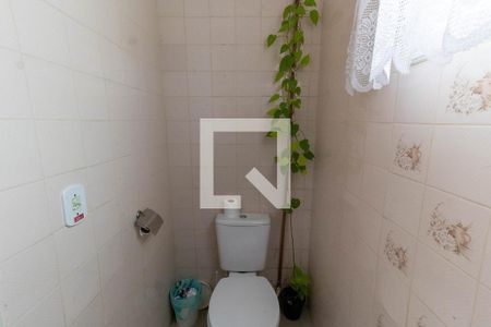 Casa à venda com 590m², 6 quartos e 5 vagasBanheiro da Suíte 1