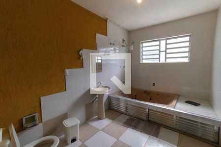 Casa à venda com 590m², 6 quartos e 5 vagasBanheiro Social 1