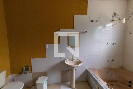 Casa à venda com 590m², 6 quartos e 5 vagasBanheiro Social 1