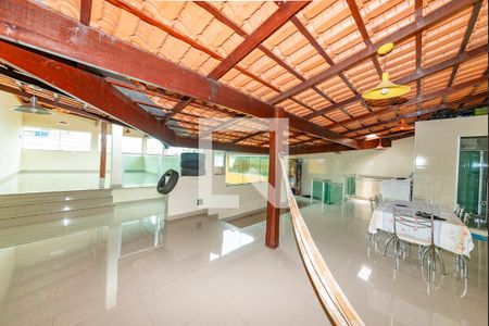 Casa à venda com 180m², 3 quartos e 4 vagas Casa à venda com 180m², 3 quartos e 4 vagasÁrea externa