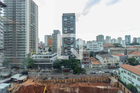 Apartamento à venda com 65m², 1 quarto e 1 vagaVaranda e cozinha - Vista 
