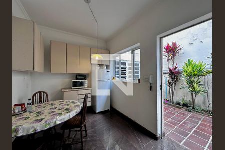 Casa para alugar com 240m², 3 quartos e 4 vagas Casa para alugar com 240m², 3 quartos e 4 vagasCozinha