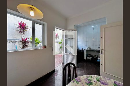 Casa para alugar com 240m², 3 quartos e 4 vagas Casa para alugar com 240m², 3 quartos e 4 vagasCozinha