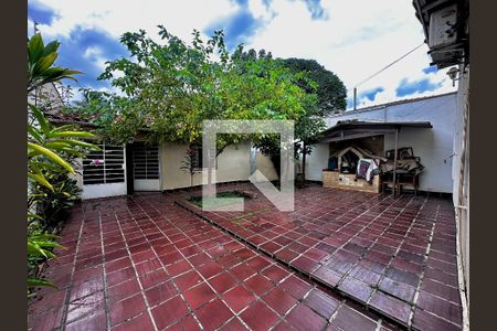 Casa para alugar com 240m², 3 quartos e 4 vagas Casa para alugar com 240m², 3 quartos e 4 vagasQuintal