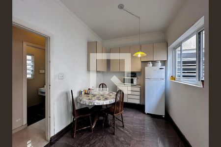 Casa para alugar com 240m², 3 quartos e 4 vagas Casa para alugar com 240m², 3 quartos e 4 vagasCozinha