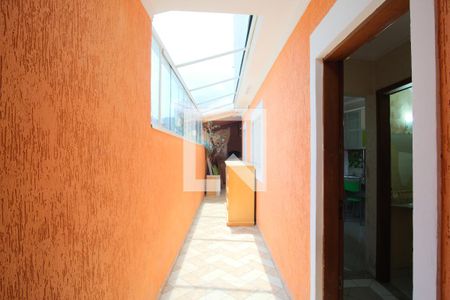 Casa à venda com 120m², 2 quartos e 2 vagasCorredor Lateral