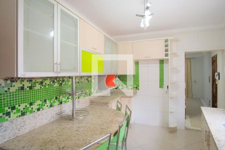 Casa à venda com 120m², 2 quartos e 2 vagasCozinha