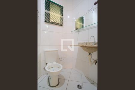 Casa à venda com 120m², 2 quartos e 2 vagasBanheiro da Suíte 2