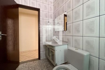 Casa para alugar com 135m², 3 quartos e 2 vagas Casa para alugar com 135m², 3 quartos e 2 vagasBanheiro Social