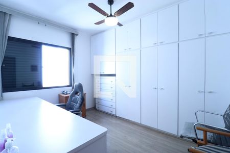 Apartamento à venda com 140m², 3 quartos e 2 vagasQuarto 2