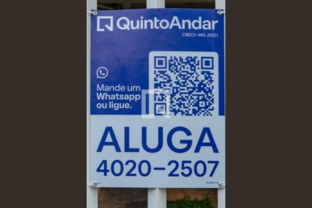 Apartamento para alugar com 100m², 3 quartos e 2 vagas Apartamento para alugar com 100m², 3 quartos e 2 vagasPlaca de aluga instalada no portão da garagem do prédio (XHAW-119)