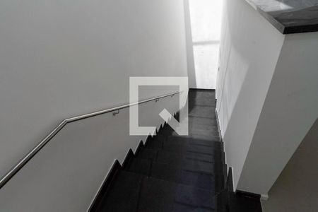 Escada de casa de condomínio à venda com 3 quartos, 600m² em Garças, Belo Horizonte