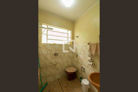 Casa à venda com 720m², 3 quartos e 5 vagas Casa à venda com 720m², 3 quartos e 5 vagasBanheiro