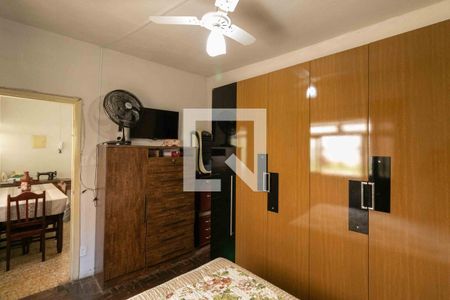 Casa à venda com 720m², 3 quartos e 5 vagas Casa à venda com 720m², 3 quartos e 5 vagasQuarto 1