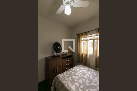 Casa à venda com 720m², 3 quartos e 5 vagas Casa à venda com 720m², 3 quartos e 5 vagasQuarto 2