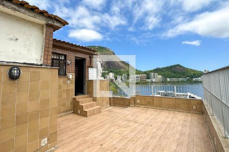 Apartamento à venda com 280m², 4 quartos e 4 vagas Apartamento à venda com 280m², 4 quartos e 4 vagasSuíte 02 - varanda