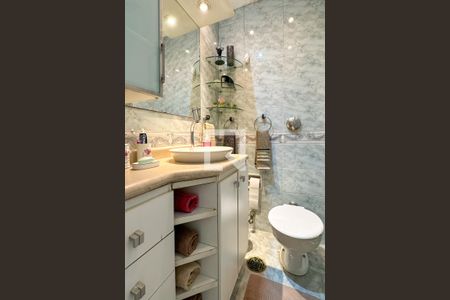 Apartamento à venda com 280m², 4 quartos e 4 vagas Apartamento à venda com 280m², 4 quartos e 4 vagasBanheiro Social