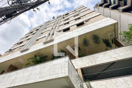 Apartamento à venda com 280m², 4 quartos e 4 vagas Apartamento à venda com 280m², 4 quartos e 4 vagasFachada
