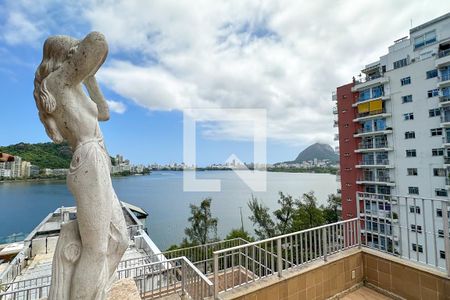Apartamento à venda com 280m², 4 quartos e 4 vagas Apartamento à venda com 280m², 4 quartos e 4 vagasSuíte 02 - varanda
